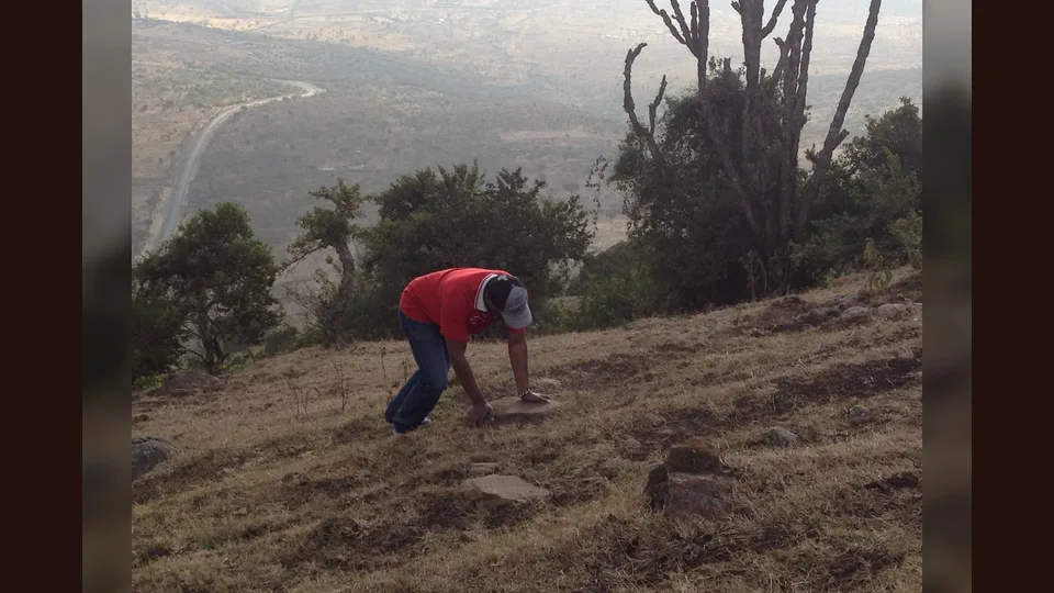 Commons describes a Ngong Hills view of Magadi Road below; it is escarpment context and not an exact route-line claim.